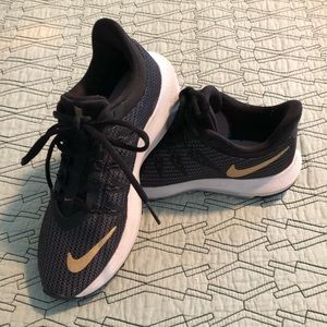Women’s Nike shoes